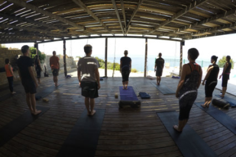 Melanie Cooper Yoga Rocks led class samastitihi