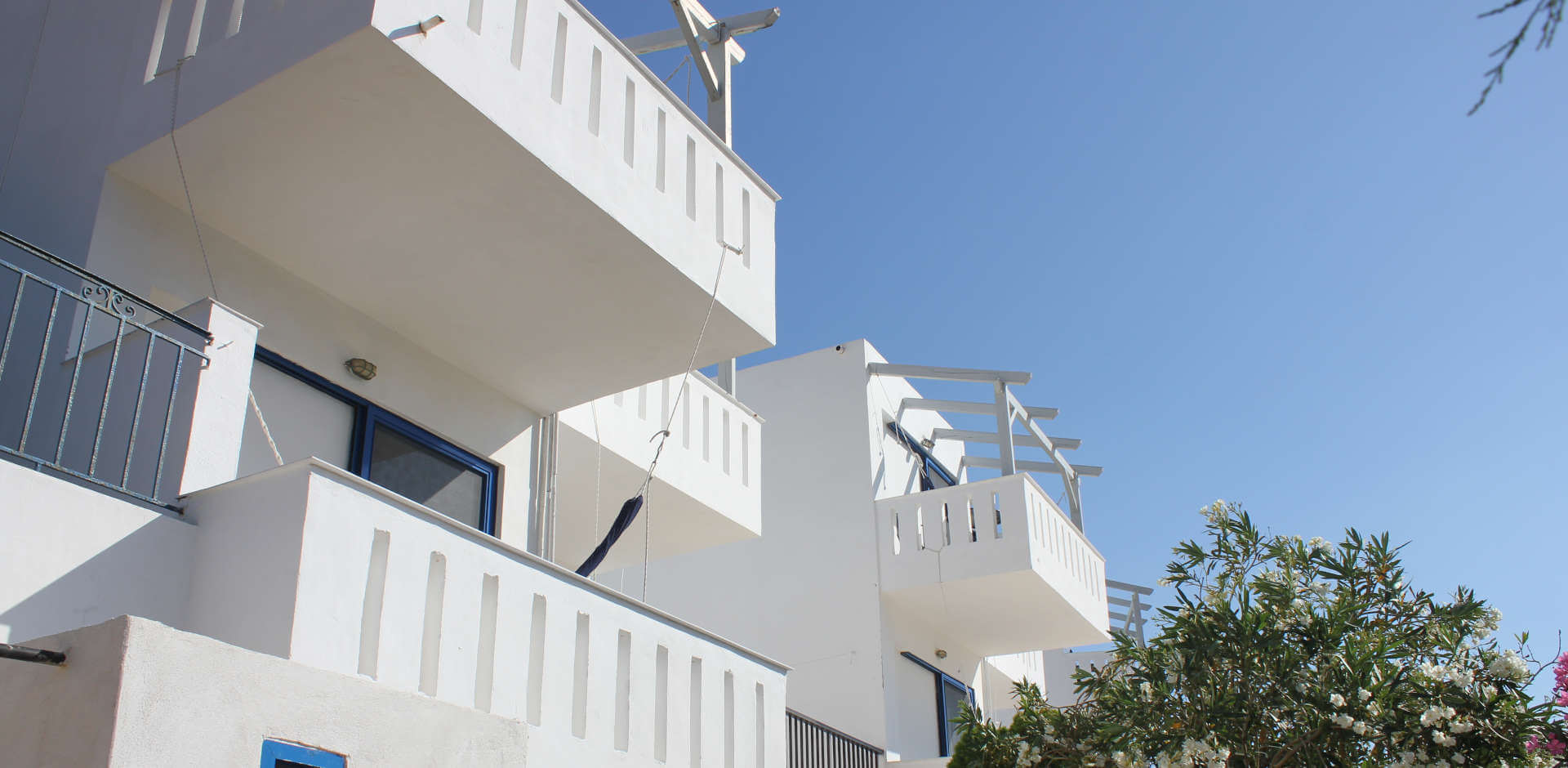 The beautiful blue skies above Yoga Rocks retreat Crete