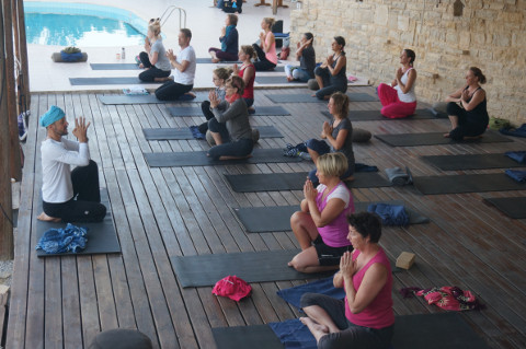 sky-hatha-yoga-retreats-in-crete