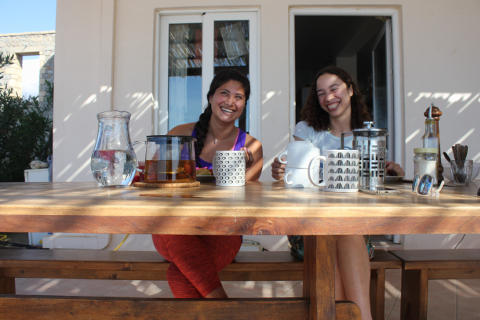 chelsea-and-lisette-having-brunch-on-yoga-holiday