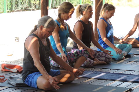 David Williams teaching the traditional Ashtanga pranayama sequence on retreat