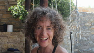 Smiley Josie Sykes is a very knowledgeable and passionate pranayama teacher coming to Yoga Rocks, Crete