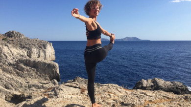 Fleur van Hille yoga asana at Yoga Rocks