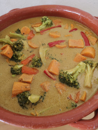 Thai curry with sweet potato, red peppers and brocoli