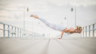 Basia Larsen in mayurasana